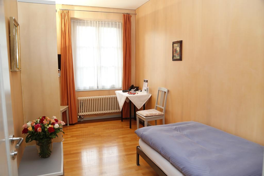 Gasthof Gyrenbad Turbenthal Номер фото
